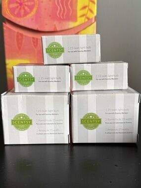 Scentsy Light Bulbs – 15W & 25W – NEW (Lot of 5)